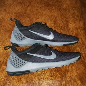 Mens Nike Shoes, Like new